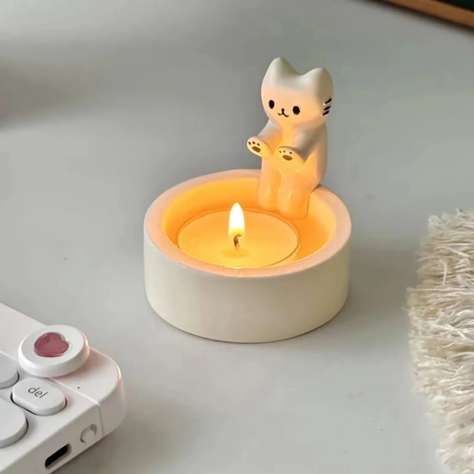 Cute Kitten Candle Holder Cat Candlestick Creative Aromatherapy Candle Holder Durable High Tempe Cartoon Candlestick Decoration