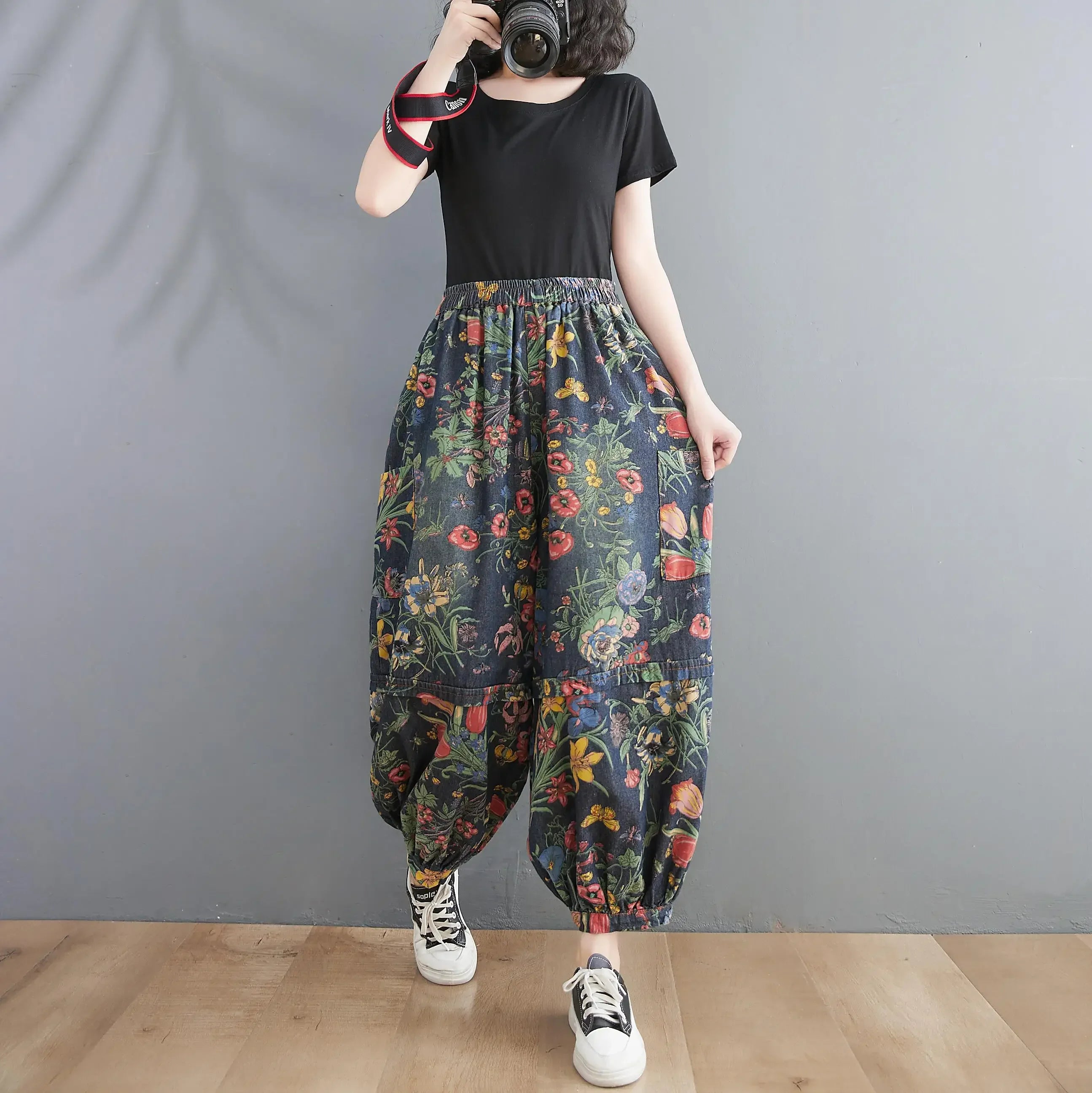 New Fashion Ladies Printed Floral Jeans Women Vintage Blue Denim Pants Female Street Style Oversized Bloomers Pantalons 2024