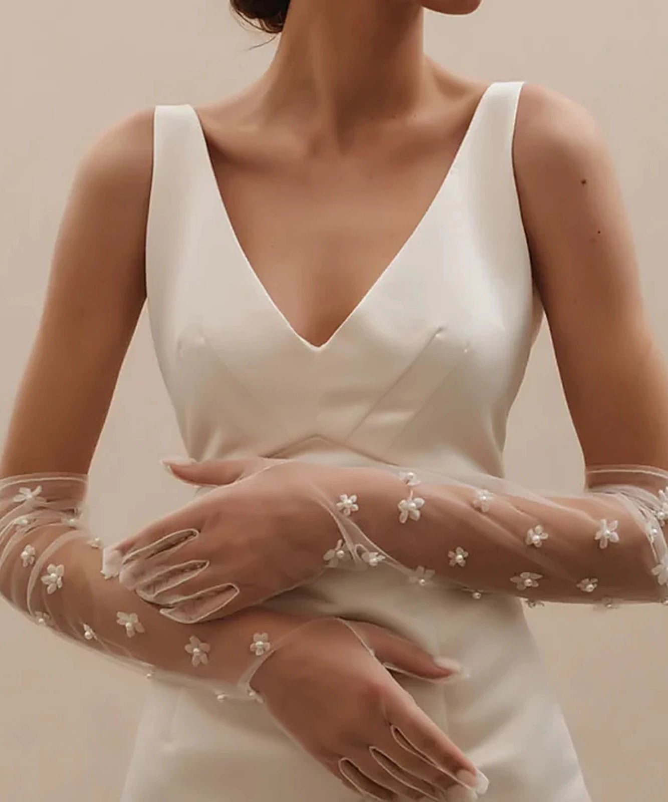 1 Pair Wedding Bride Gloves Pearls Beaded Elbow Covers Arms Sleeves Long Elegant Women Bachelorette Party Accessories  VPM09