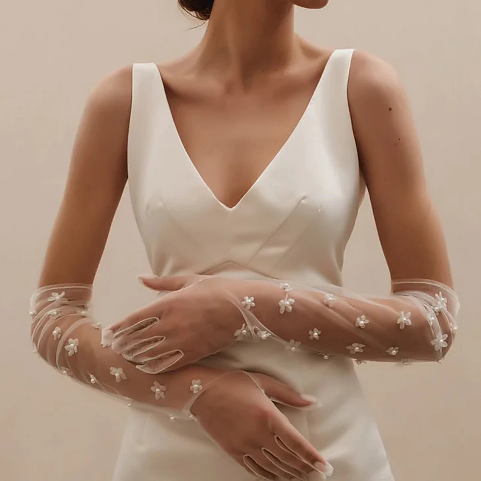 1 Pair Wedding Bride Gloves Pearls Beaded Elbow Covers Arms Sleeves Long Elegant Women Bachelorette Party Accessories  VPM09