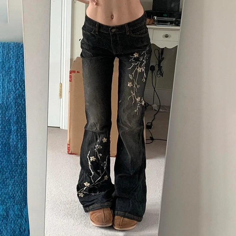 Floral Embroidery Jeans Vintage 2000s Low Rise Flared Jeans Women Retro Y2k Baggy Denim Pants High Street Basic Trousers